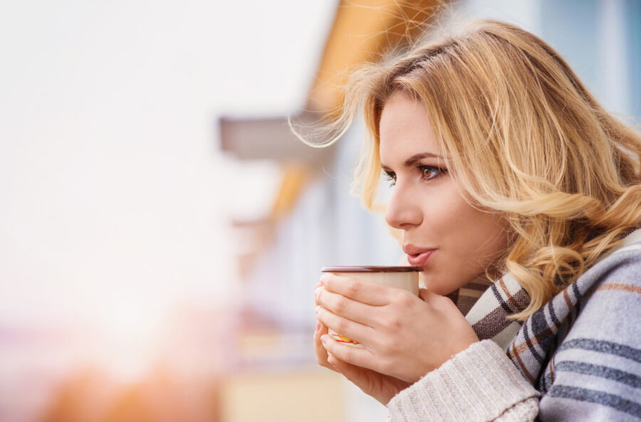 Tisana antiage: via le rughe con ribes nero, elicriso e achillea