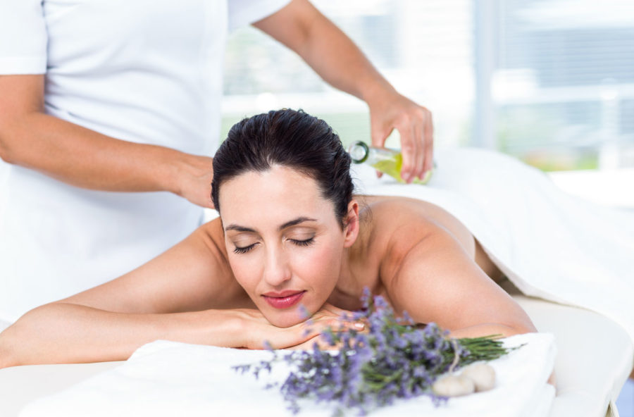 Rituale alla lavanda per un massaggio total body