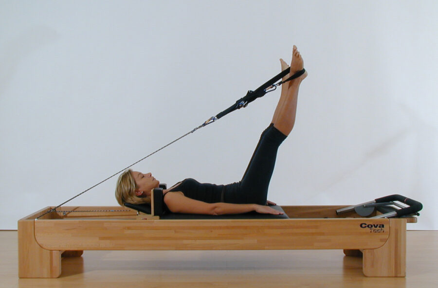 Pilates, cosce sode e ben modellate sul Reformer