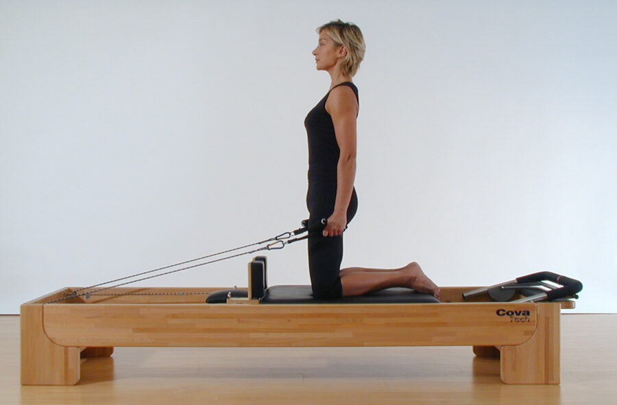 Pilates, chest expansion sul Reformer per una postura elegante