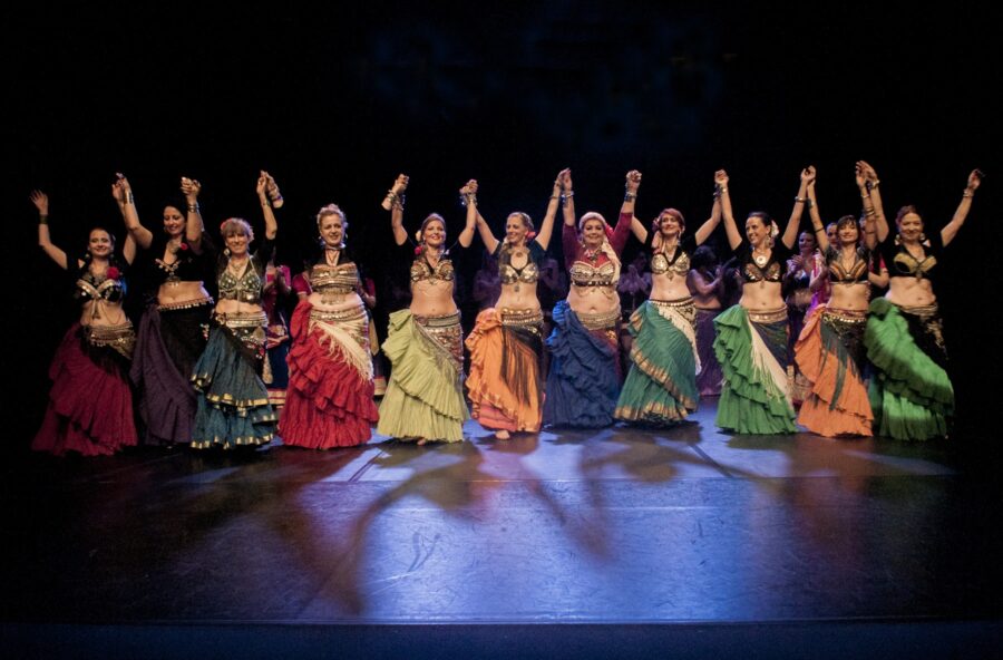 American tribal style: prova la danza fusion che esalta la femminilità