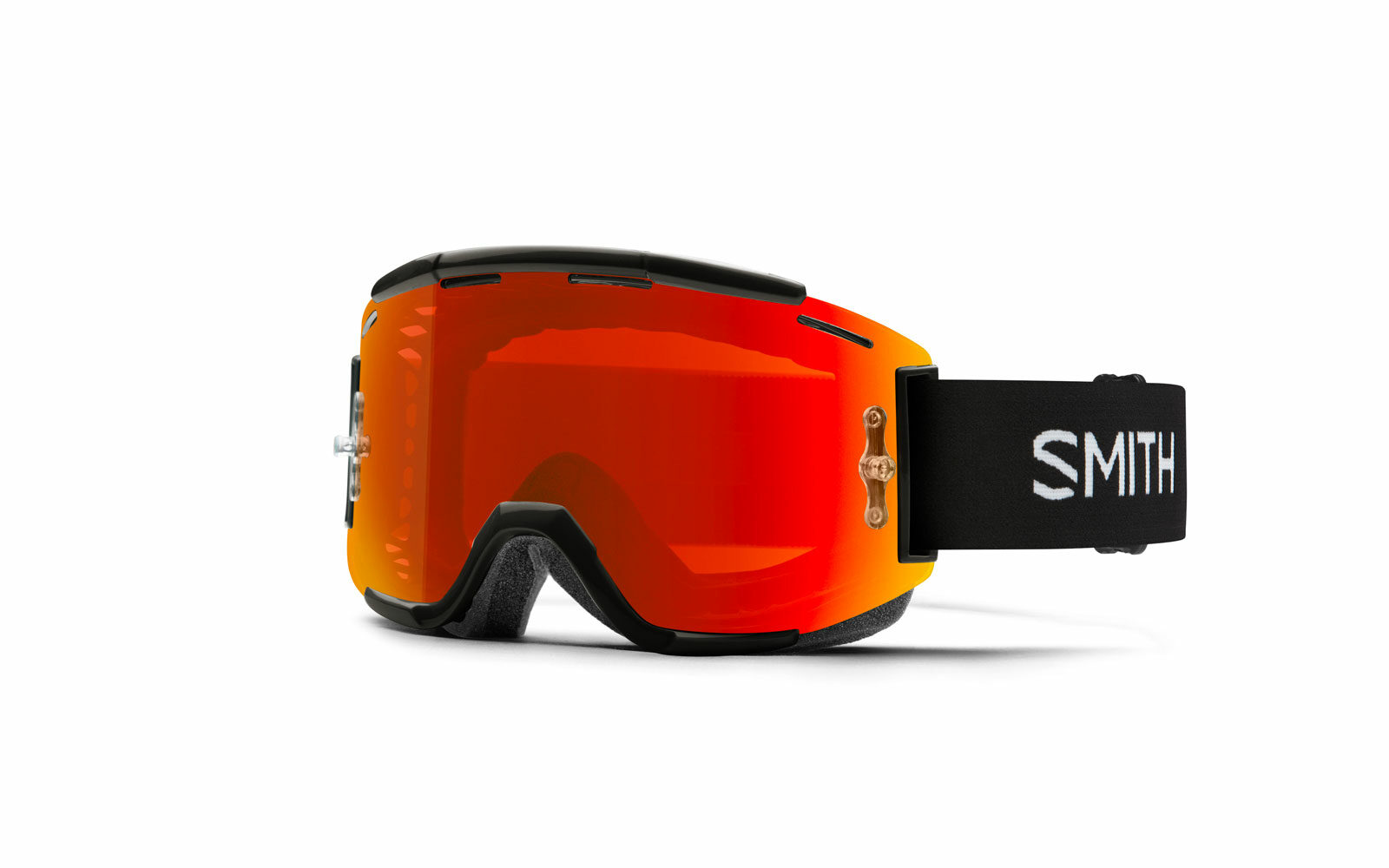 Maschera Smith Squad MTB, perfetta per la MOUNTAIN BIKE, ampio campo visivo, protezione da UV e da polvere o sassolini sollevati dal sentiero, lente specchiata ultraresistente, molto ventilata. Euro 100.