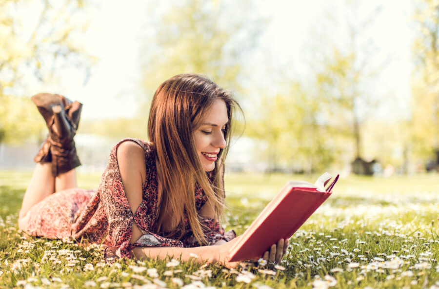 Book therapy: curarsi l’anima con un libro