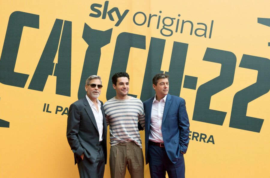 George Clooney: cosa c’è da sapere su Catch-22, la sua nuova serie
