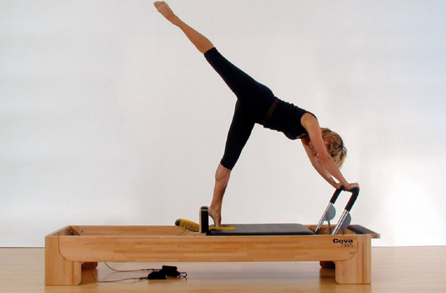 Pilates: fai l’Arabesque sul Reformer per modellare tutta la silhouette