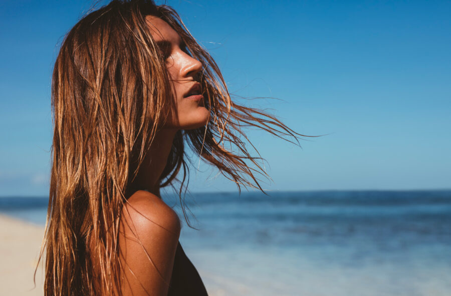 Capelli d’estate: rigenerali con un impacco