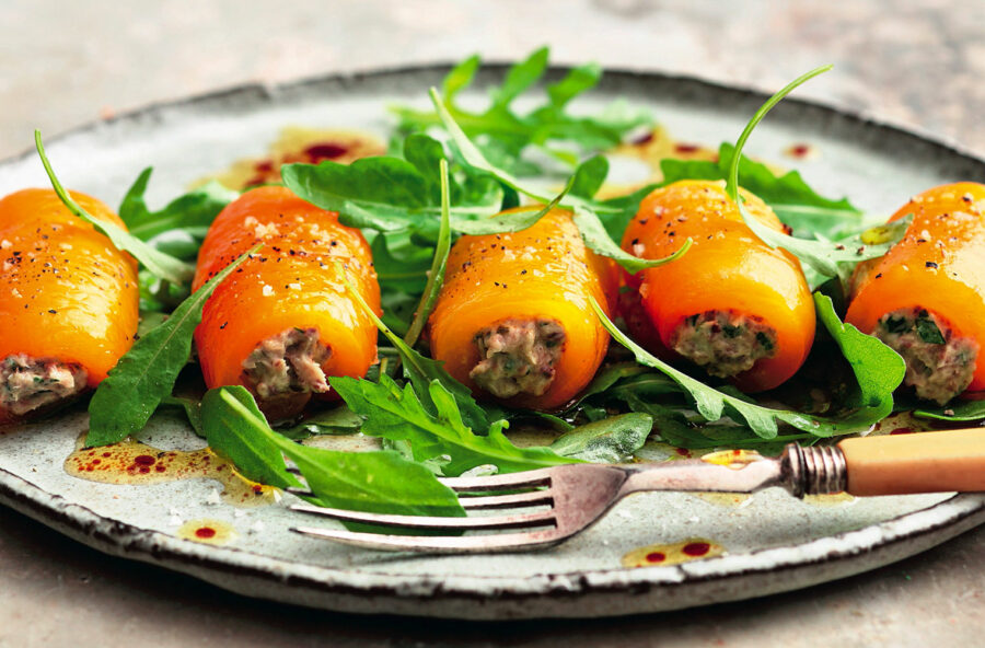 Involtini di peperoni con acciughe e capperi