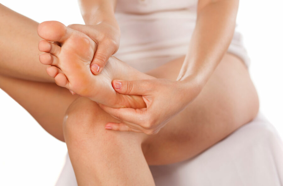 Pancia piatta con la digitopressione