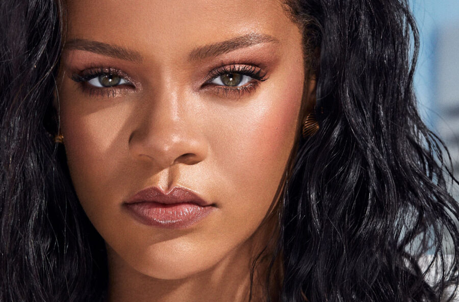 Make up: copia il look sunkissed di Rihanna