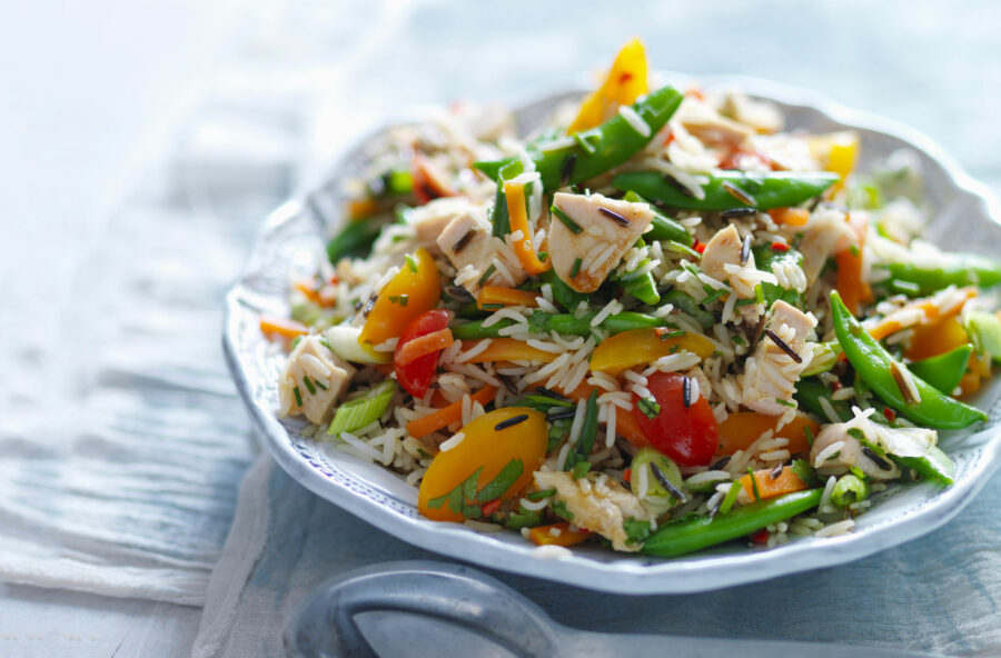 Riso selvaggio con verdure dell’orto e pollo