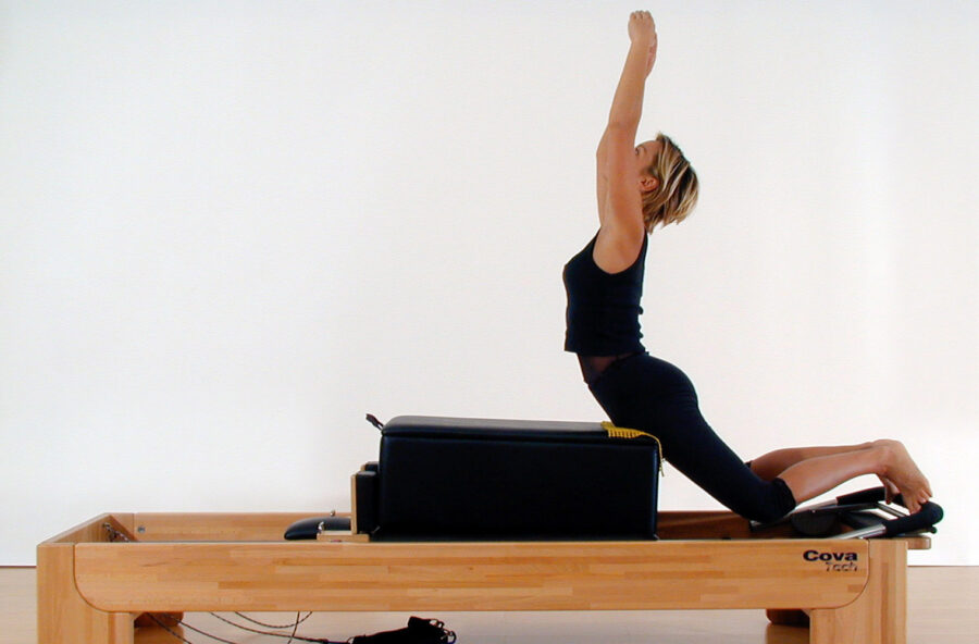 Pilates: il tuffo del cigno per una schiena forte e flessibile