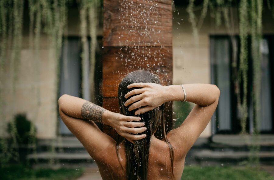 Forfora secca e prurito: scegli soluzioni naturali per i tuoi capelli