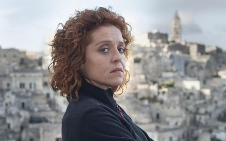 Vanessa Scalera in un'immagine di scena della fiction "Imma Tataranni ? Sostituto procuratore", in onda dal 22 settembre su Rai1, Roma 16 settembre 2019. ANSA/UFFICIO STAMPA RAI
+++ ANSA PROVIDES ACCESS TO THIS HANDOUT PHOTO TO BE USED SOLELY TO ILLUSTRATE NEWS REPORTING OR COMMENTARY ON THE FACTS OR EVENTS DEPICTED IN THIS IMAGE; NO ARCHIVING; NO LICENSING +++