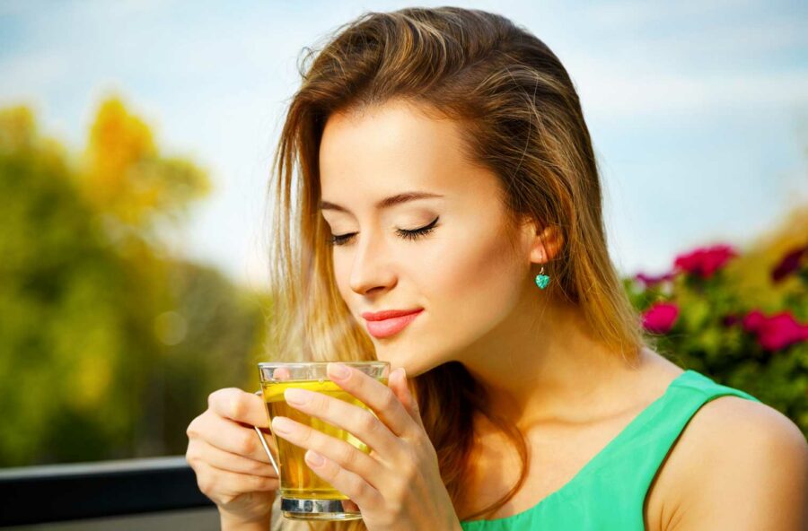 Dieta antiritenzione: gambe leggere con la tisana di peduncoli di ciliegio