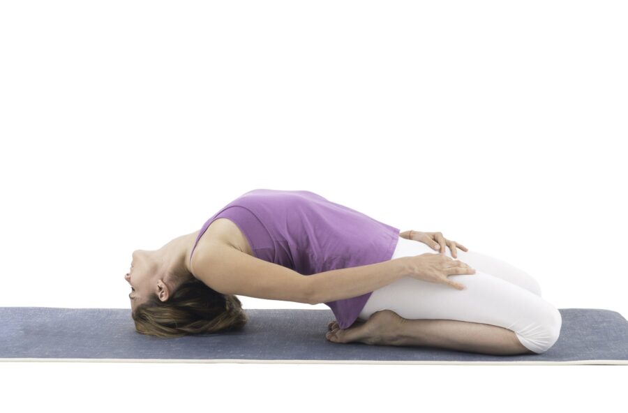 Yoga: prova l&rsquo;asana del Fulmine rovesciato come antiage