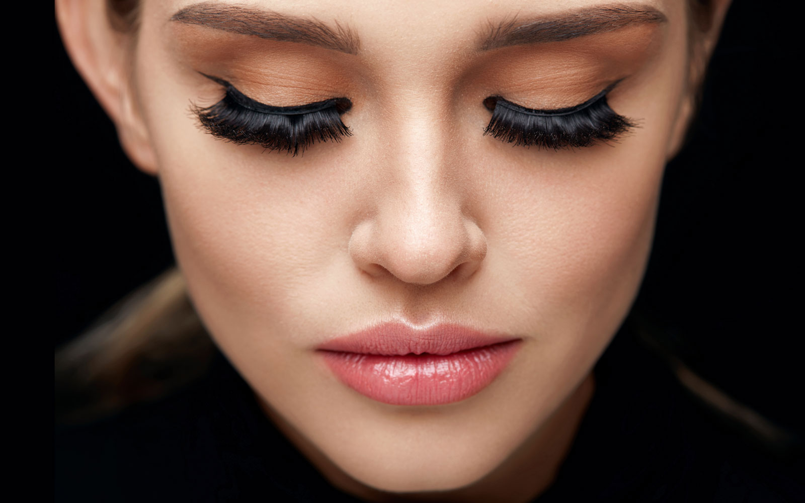 12 esempi di look eyeliner per uno sguardo magnetico