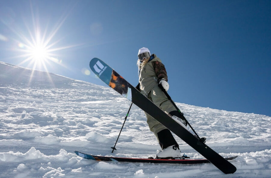 Sciatrici principianti? Ecco i consigli per scegliere i modelli da discesa più adatti
