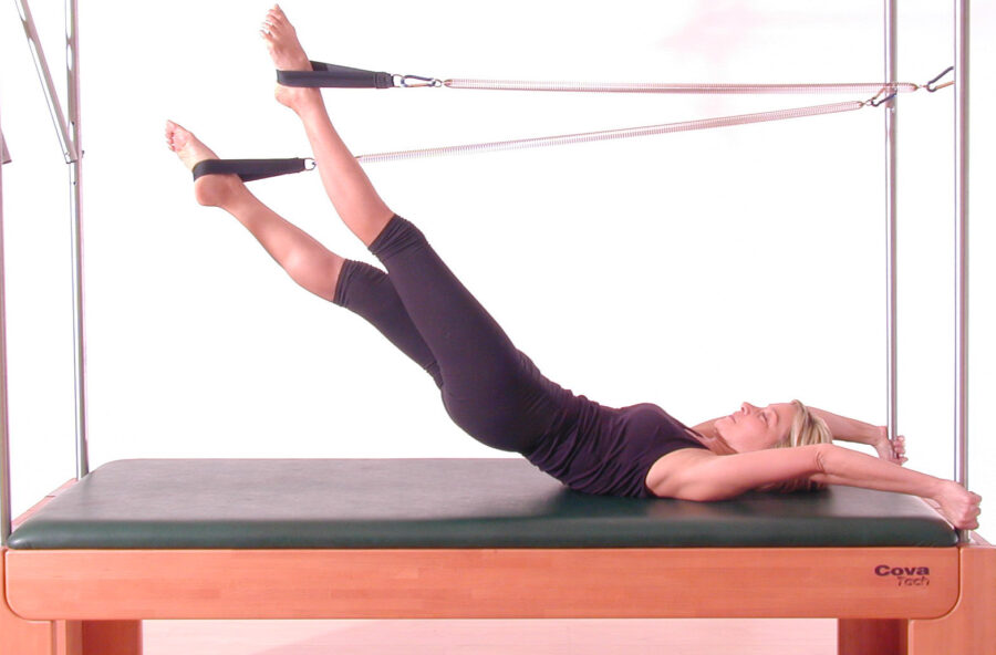 Pilates: fai il Mago sulla Cadillac per addominali al top