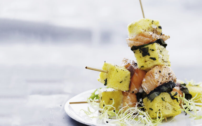 spiedini di polente e salmone spiedini di polente e salmone