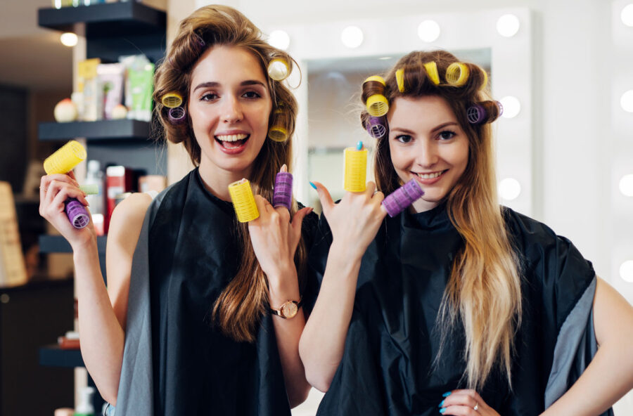 Covid-19: a Milano si dice grazie con “bigodini & Co.”