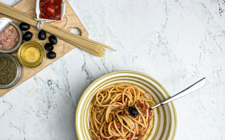 spaghetti al tonno spaghetti al tonno