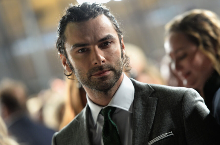 Aidan Turner da Poldark a Leonardo. Ma la nuova serie tv di Rai 1 slitta al 2021