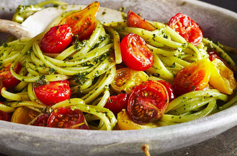 Linguine al pesto con pomodorini