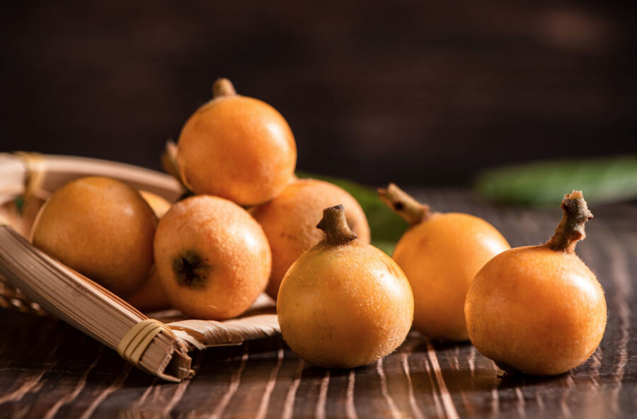 Nespole giapponesi: sgonfiano e disintossicano. E preparano all&rsquo;abbronzatura