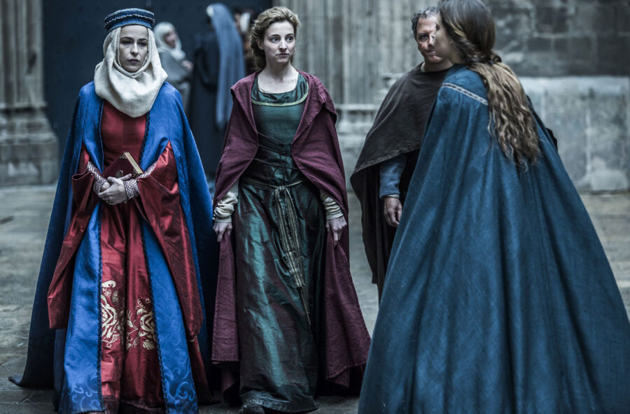 La Cattedrale del Mare, debutta stasera la serie tratta dal bestseller di Falçones