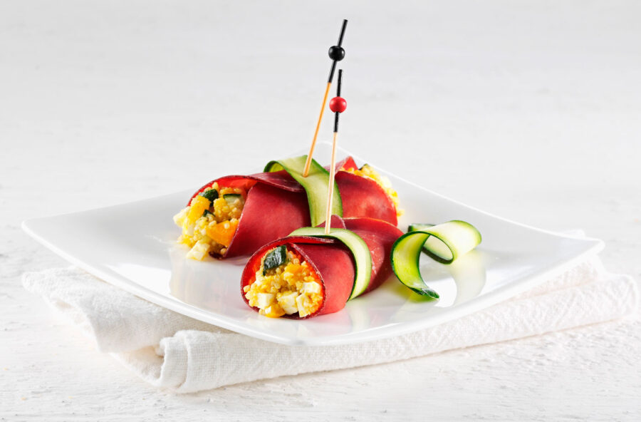 Cannoli di bresaola e quinoa al profumo di curcuma