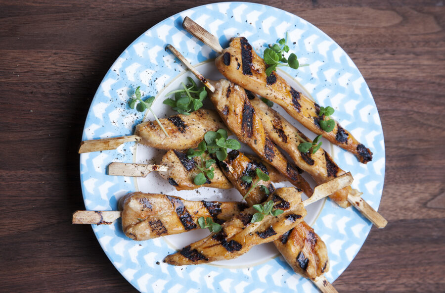 Spiedini di pollo marinati al limone