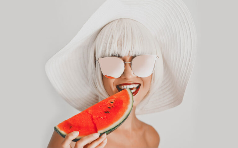 a tavola per la prova costume