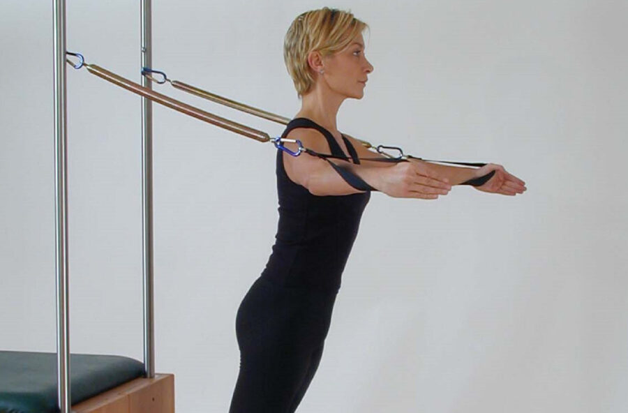 Pilates: per modellare braccia e pettorali ci vuole un Abbraccio