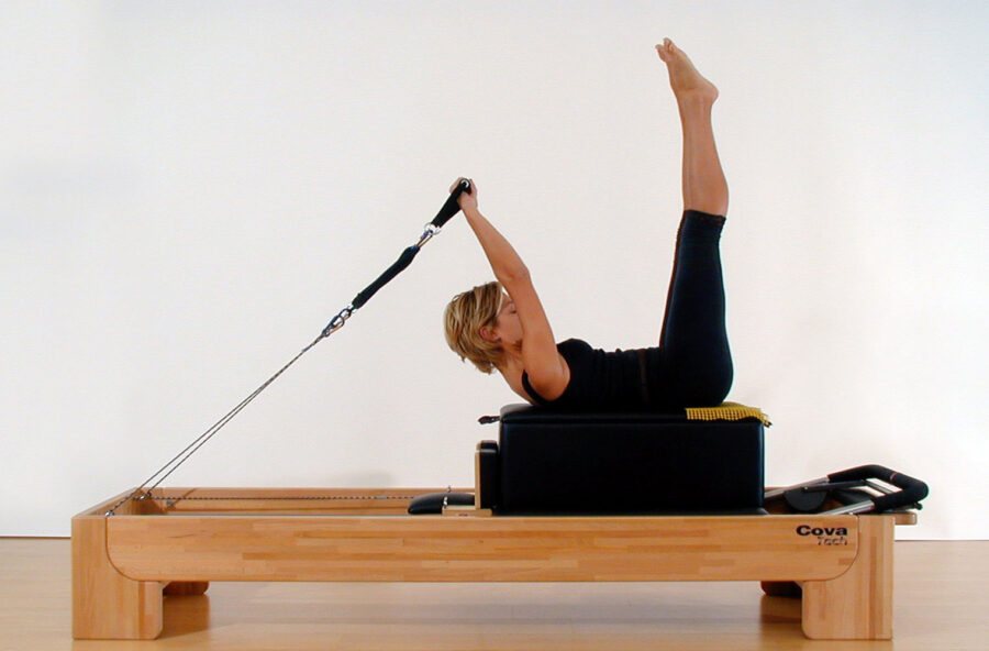 Pilates. Appiattisci l’addome con il “nuoto” a dorso