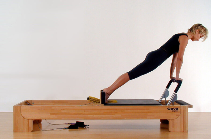 Pilates: Long stretch sul Reformer per modellare gli addominali