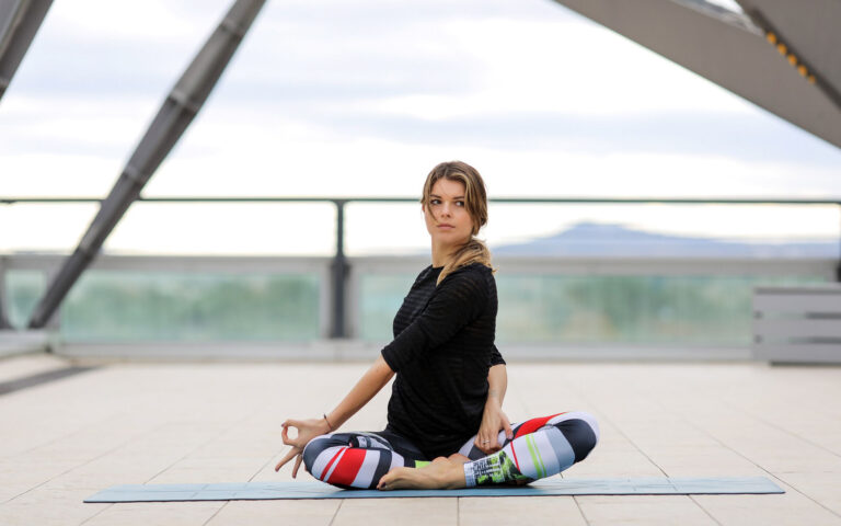 yoga - posizione semplice