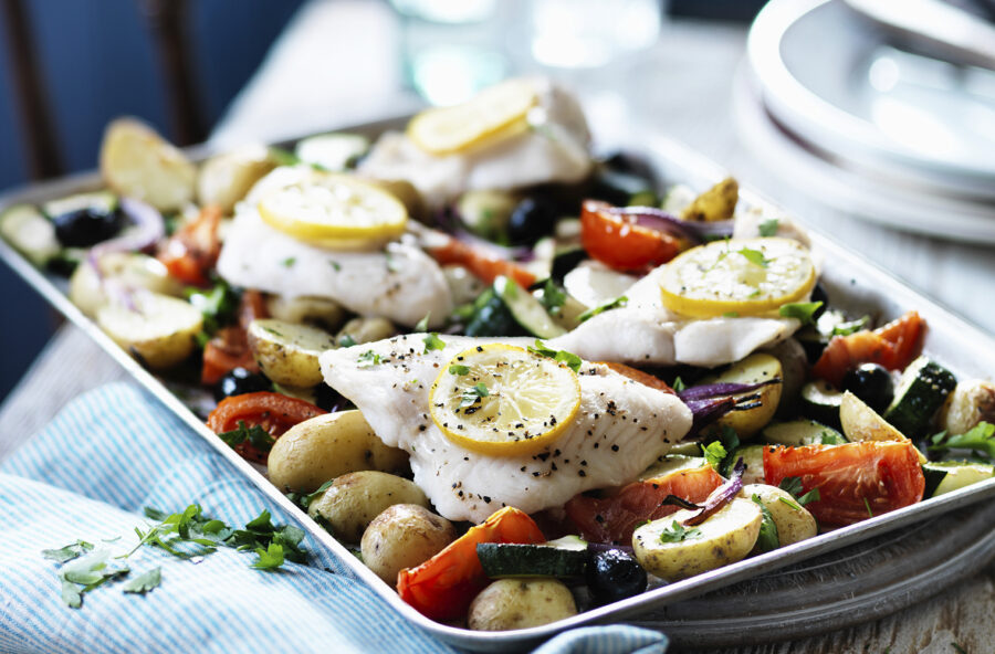 Nasello al limone con verdure al forno