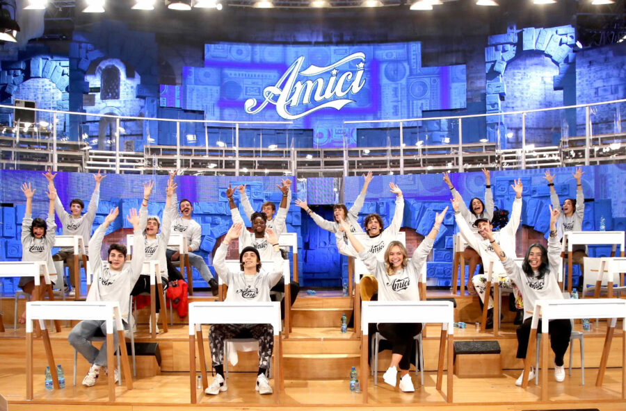 Amici 2020, ecco cosa c’è da sapere sulla 20esima edizione
