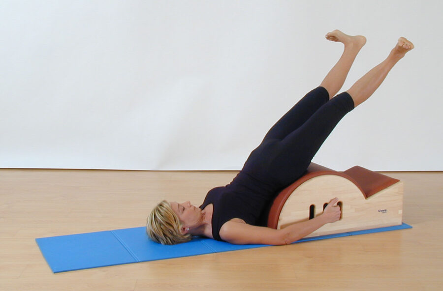 Pilates: Beats per combattere la cellulite. Sulla Step barrel e a corpo libero