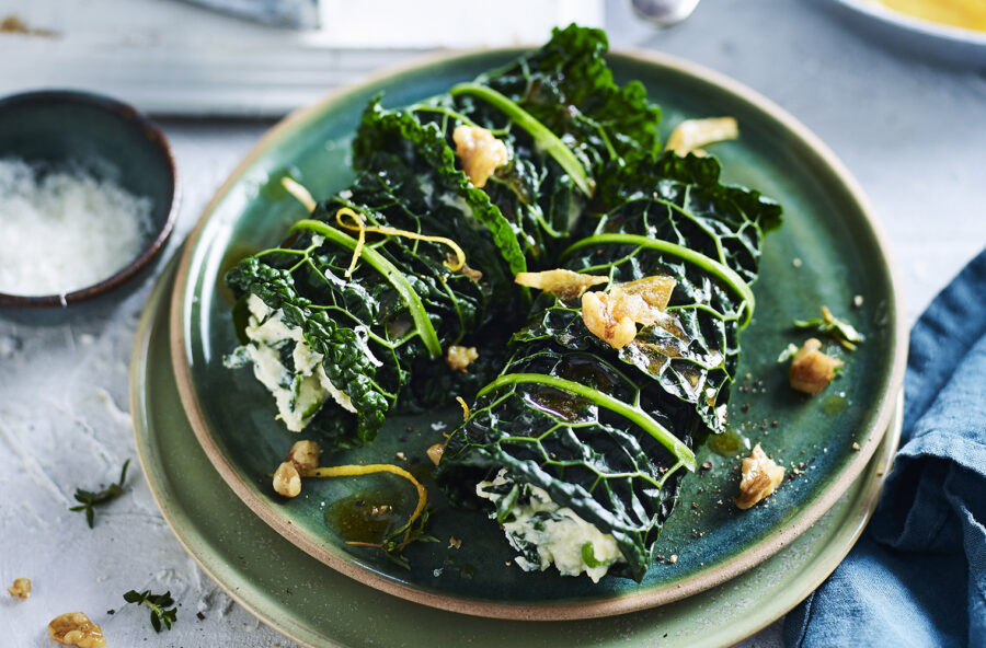 Involtini di cavolo nero con ricotta e noci