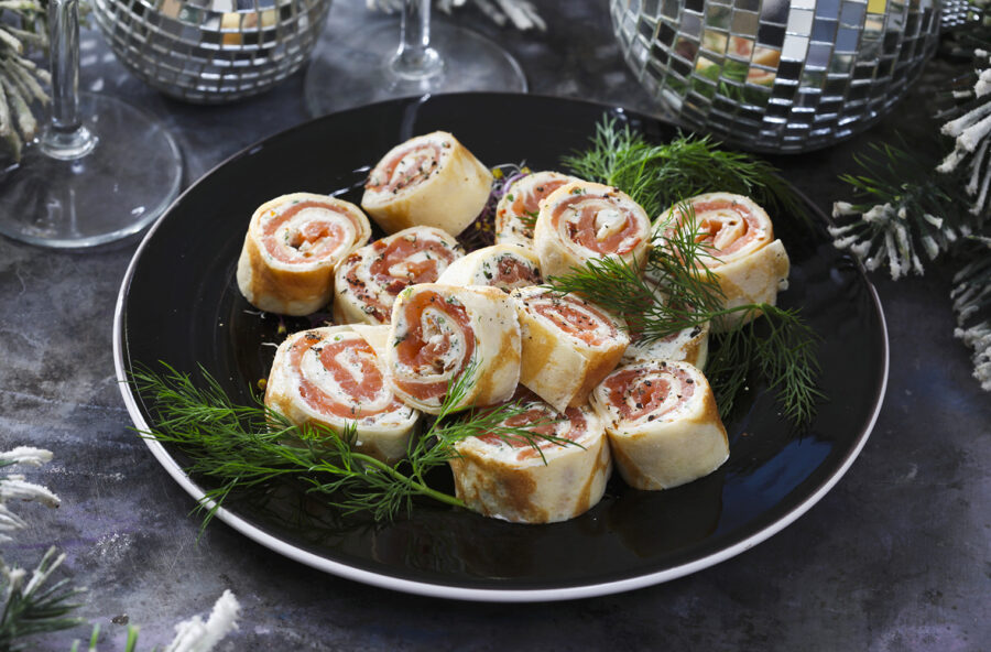 Ricette delle feste: rotolo di salmone con formaggio fresco e aneto