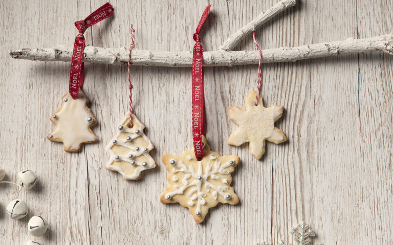 biscotti con glassa e confetti