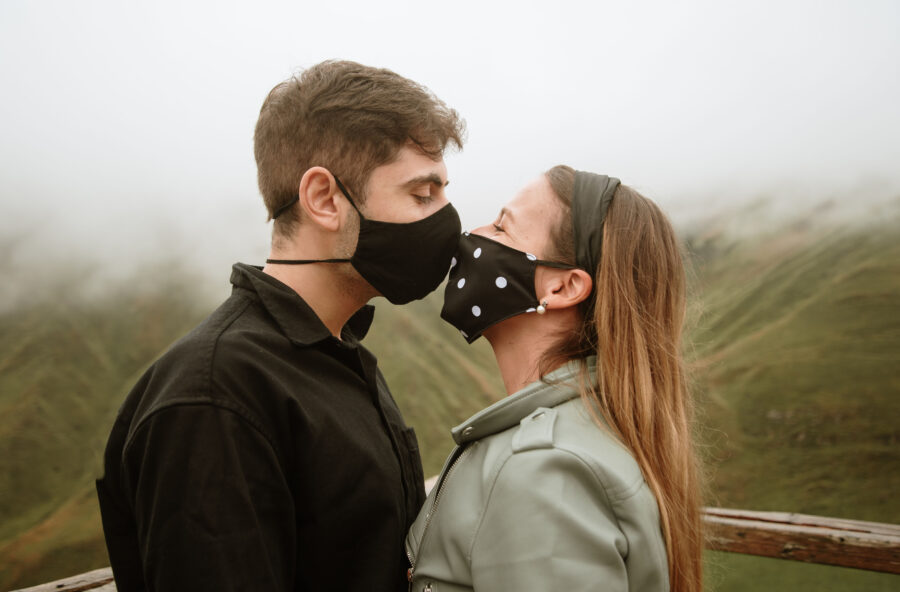 Sesso ai tempi del Covid-19, tra precauzioni e fantasia