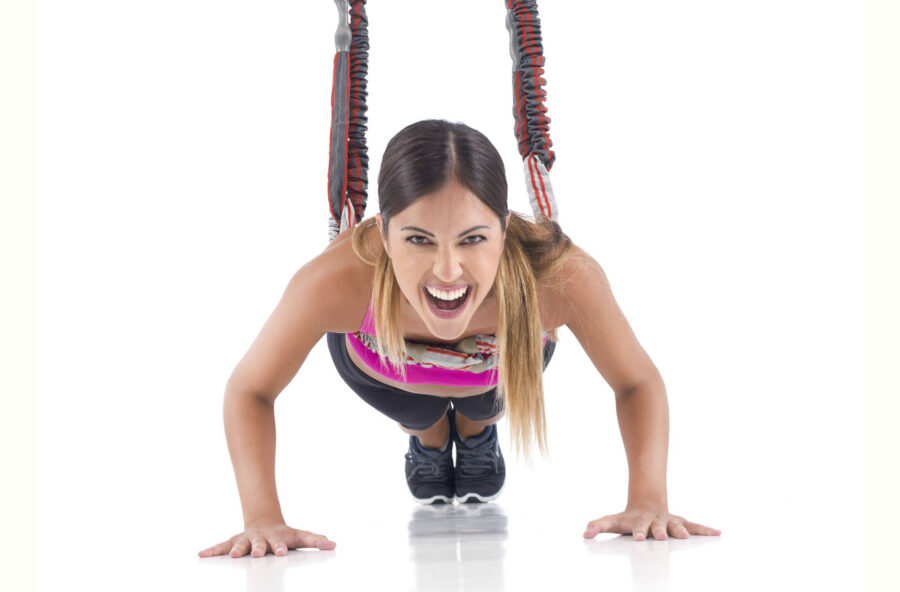 Braccia e spalle: per allenarli servono i push up. Con un aiutino