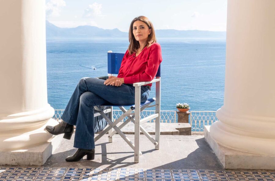 Serena Rossi con Mina Settembre torna a Napoli. Ed è boom di ascolti