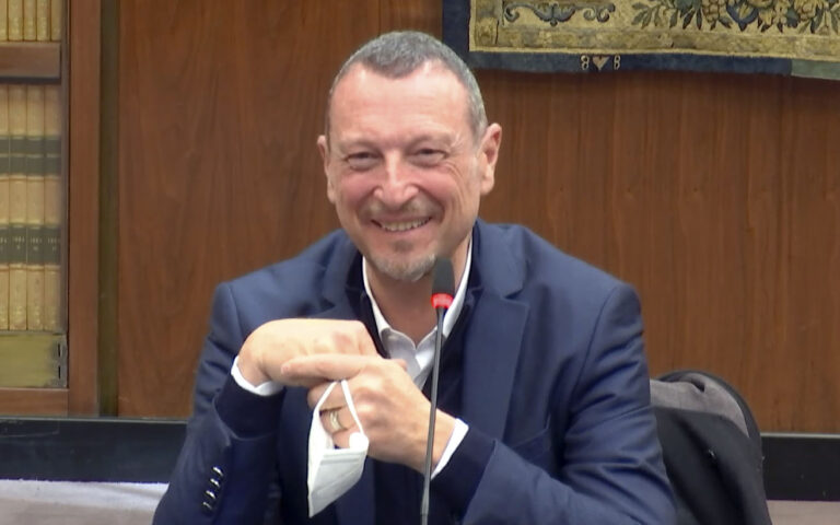 foto IPP da video
roma 09-02-2021
presentazione dell'edizione 2021 del festival di sanremo
nella foto il presentatore Amadeus (Amedeo Umberto Rita Sebastiani) risponde in diretta video alle domande dei giornalisti foto IPP da video
roma 09-02-2021
presentazione dell'edizione 2021 del festival di sanremo
nella foto il presentatore Amadeus (Amedeo Umberto Rita Sebastiani) risponde in diretta video alle domande dei giornalisti