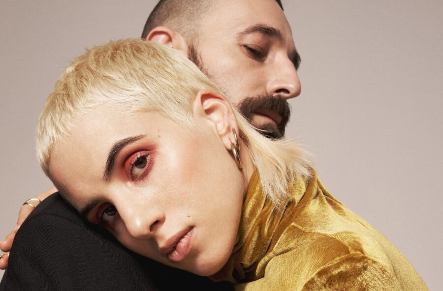 Sanremo 2021: le fiamme negli occhi dei Coma Cose