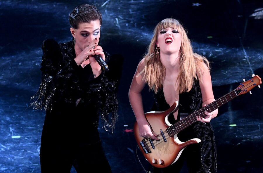 Sanremo 2021: le pagelle della prima serata. Diamo i voti a cantanti e conduttori