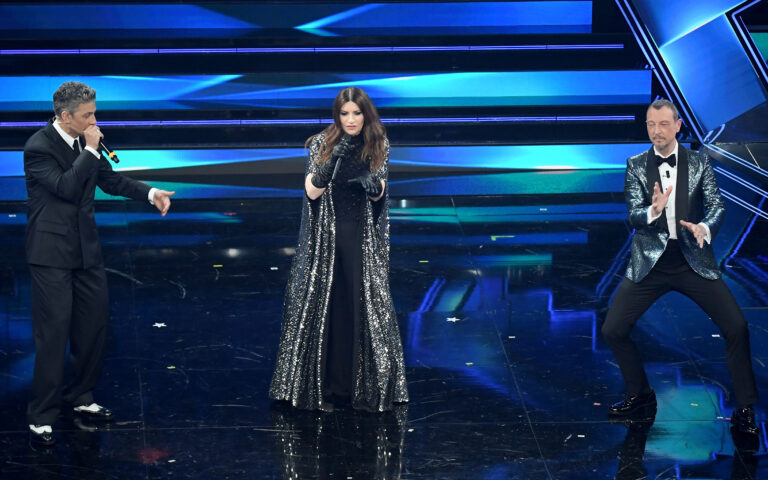 Sanremo, 71° Festival della Canzone Italiana. Seconda Serata. Nella foto Laura Pausini Amadeus e Fiorello Sanremo, 71° Festival della Canzone Italiana. Seconda Serata. Nella foto Laura Pausini Amadeus e Fiorello