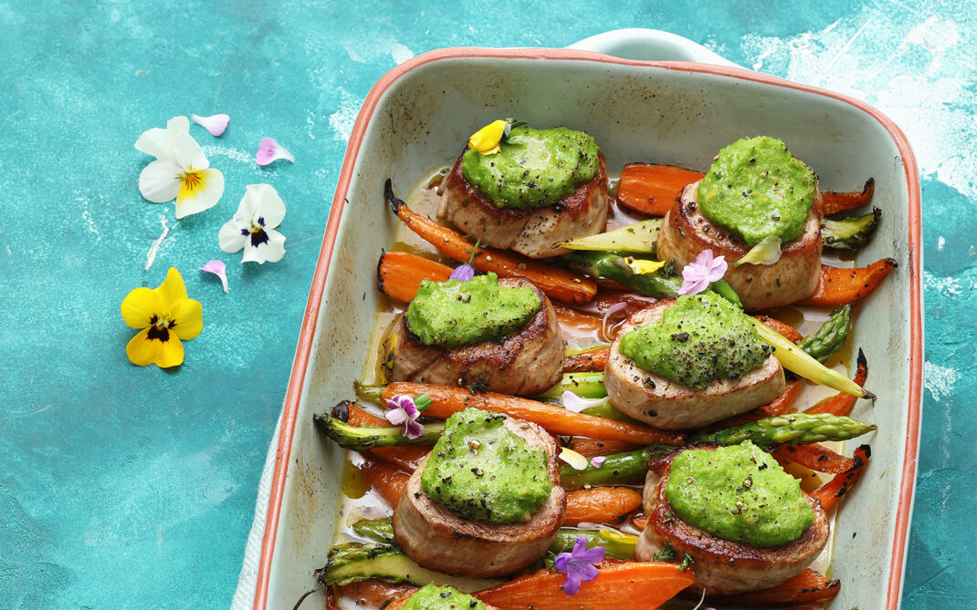 Medaglioni con pesto di fave e verdure arrosto Medaglioni con pesto di fave e verdure arrosto